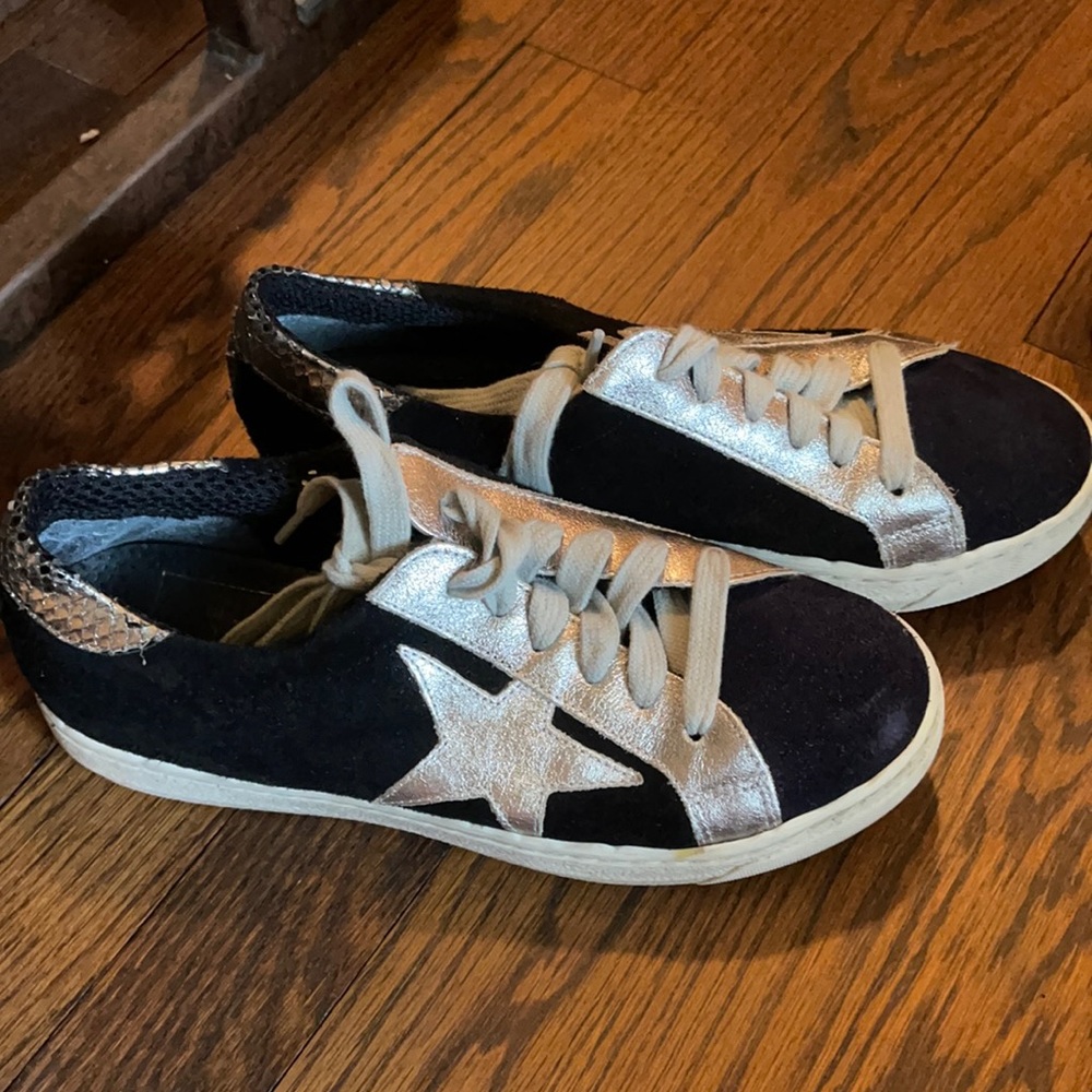Italian Star sneakers (similar to golden goose)